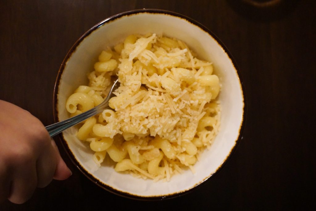 Flower & Wolf Kids Macaroni with butter and parm